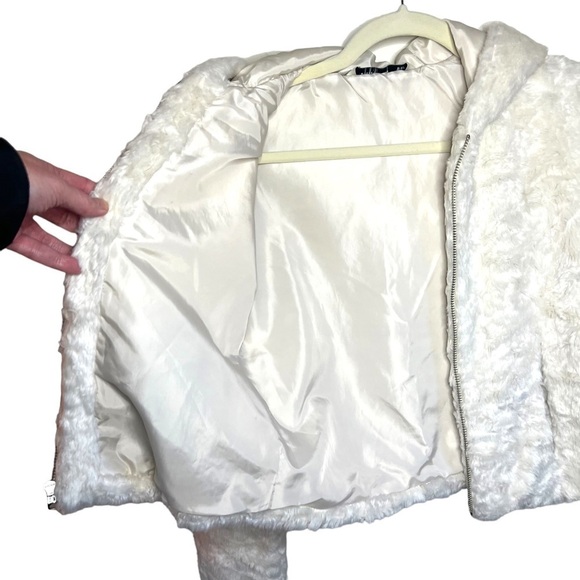 Abercrombie Kids Faux Fur Zip Front Hoodie Slip pockets White Size L - Picture 3 of 6